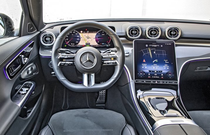 2021 Mercedes C 220 d - deska rozdzielcza
