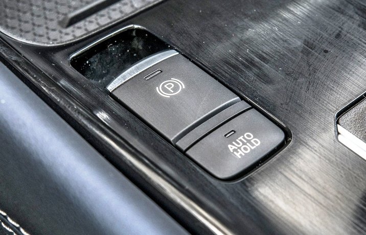 2012 Nissan Qashqai - auto hold