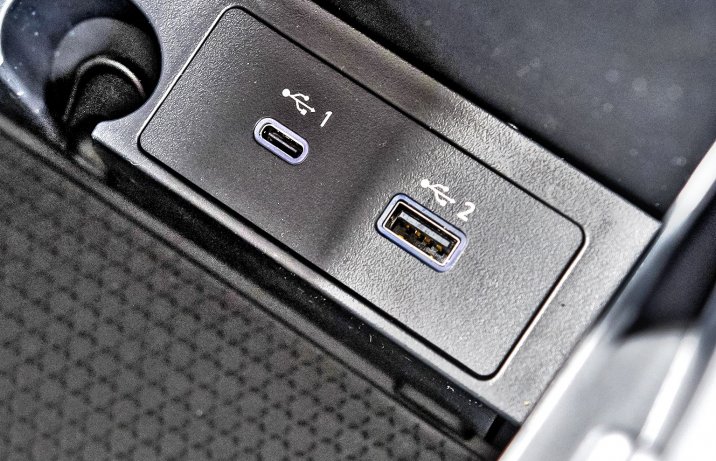 2012 Nissan Qashqai - USB
