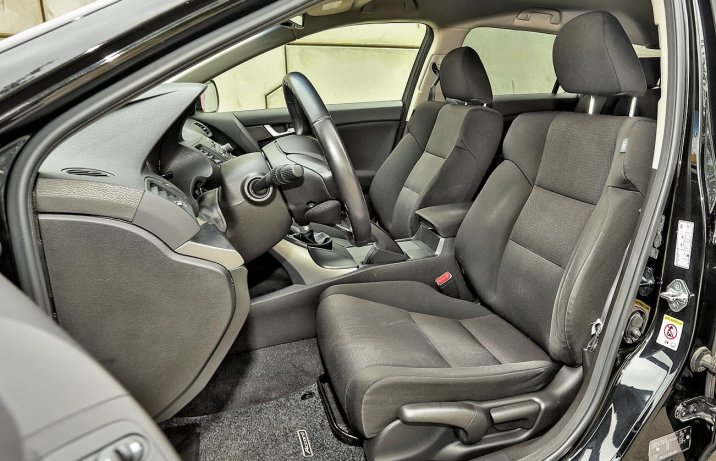 Używana Honda Accord VIII 2.0 Tourer – fotele