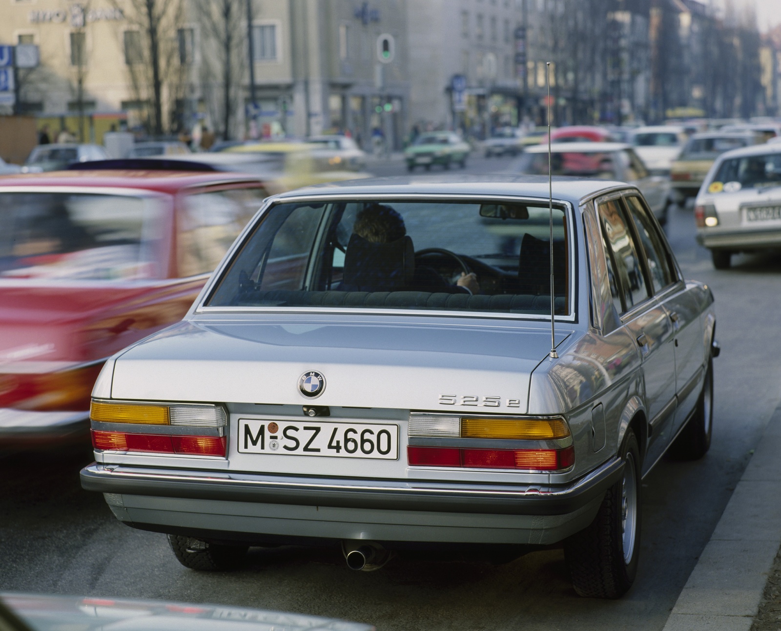 BMW serii 5 E28 - tył, 525e