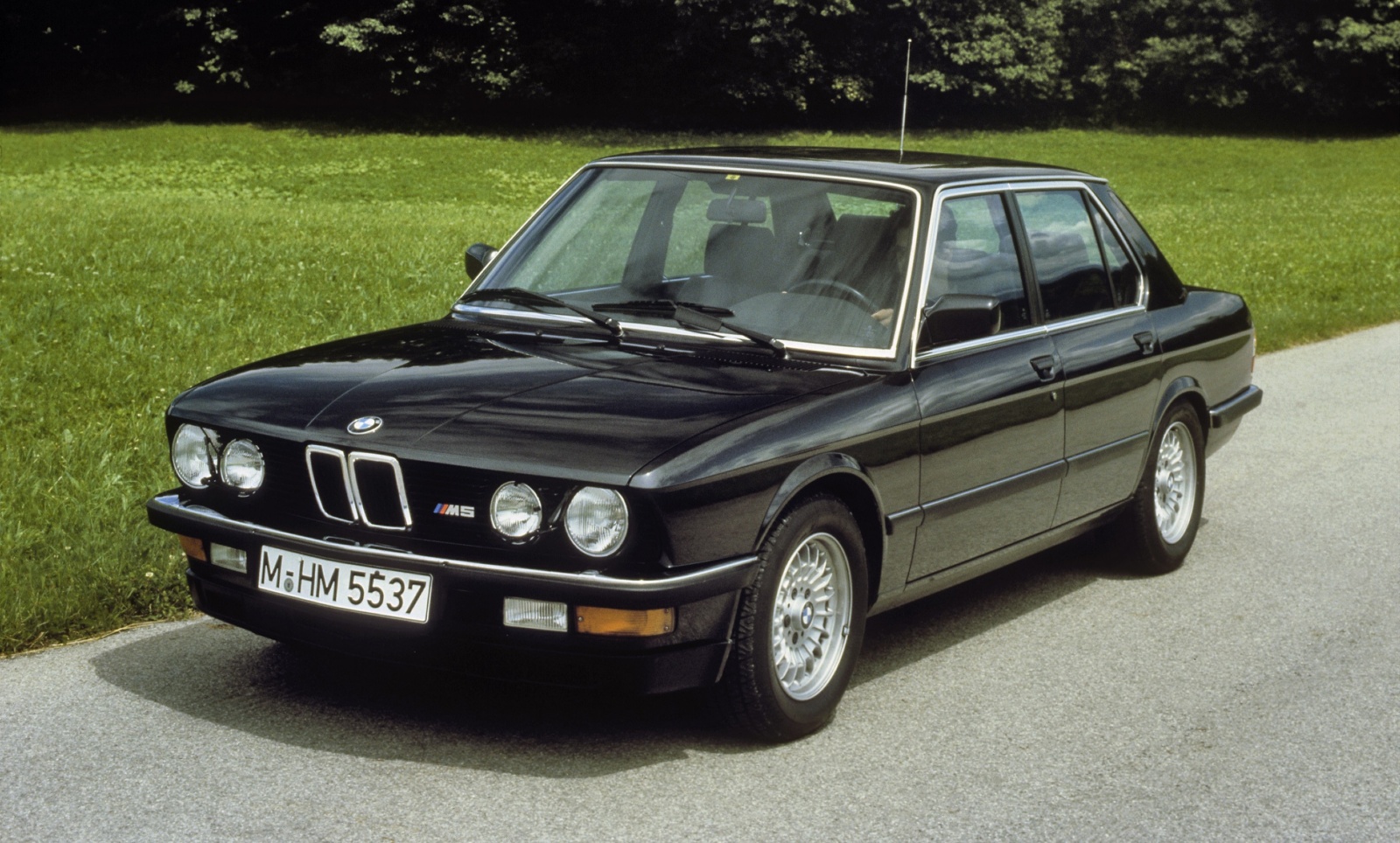 BMW M5 E28 - przód