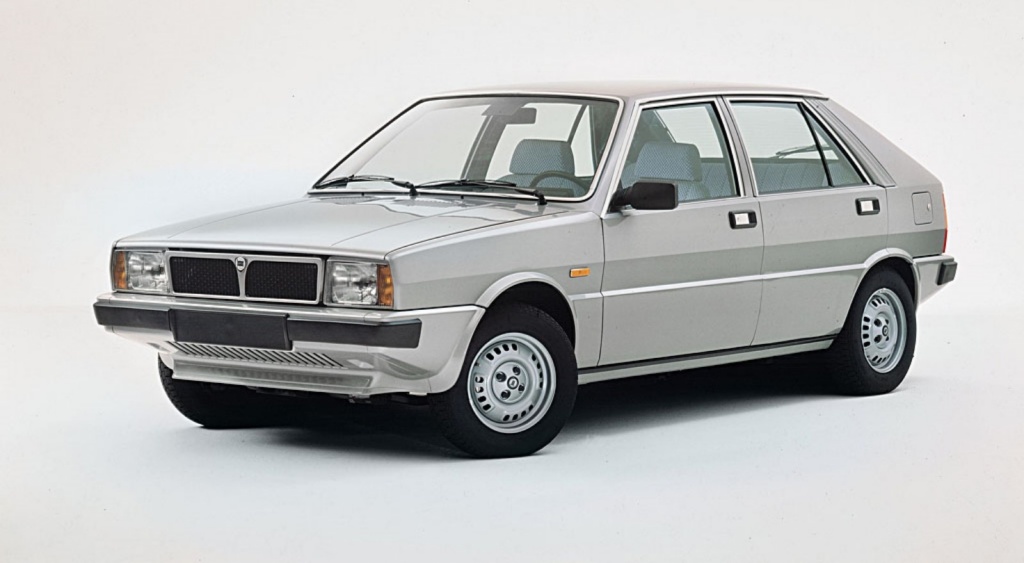 Lancia Delta I - przód