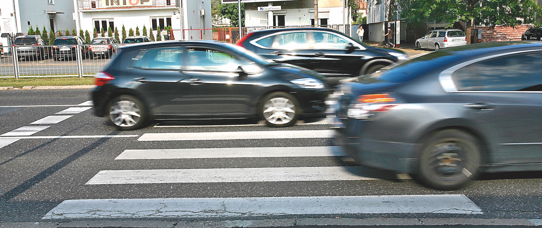 Wyprzedzanie na pasach