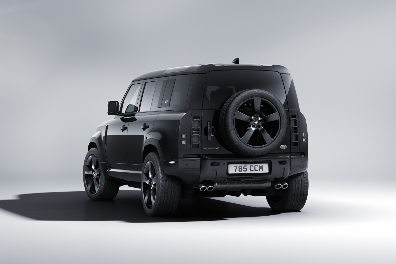 Land Rover Defender V8 Bond Edition - tył