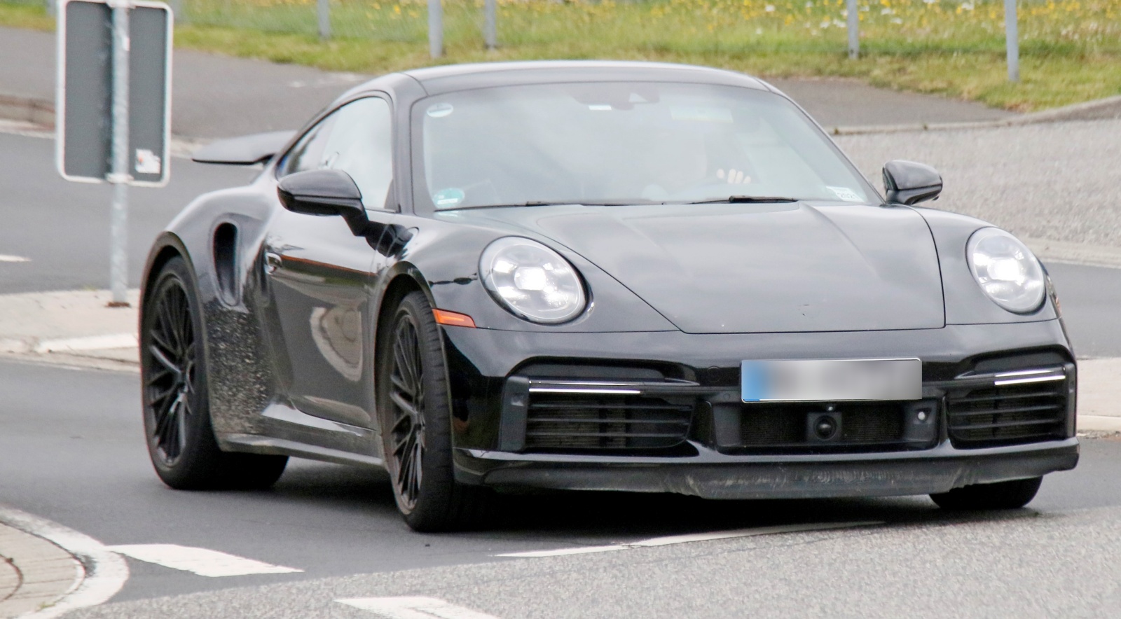 Hybrydowe Porsche 911 - przód