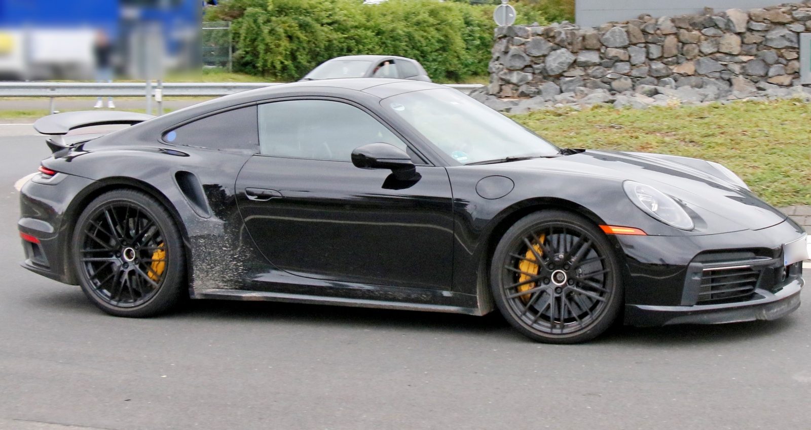 Hybrydowe Porsche 911 - bok, profil