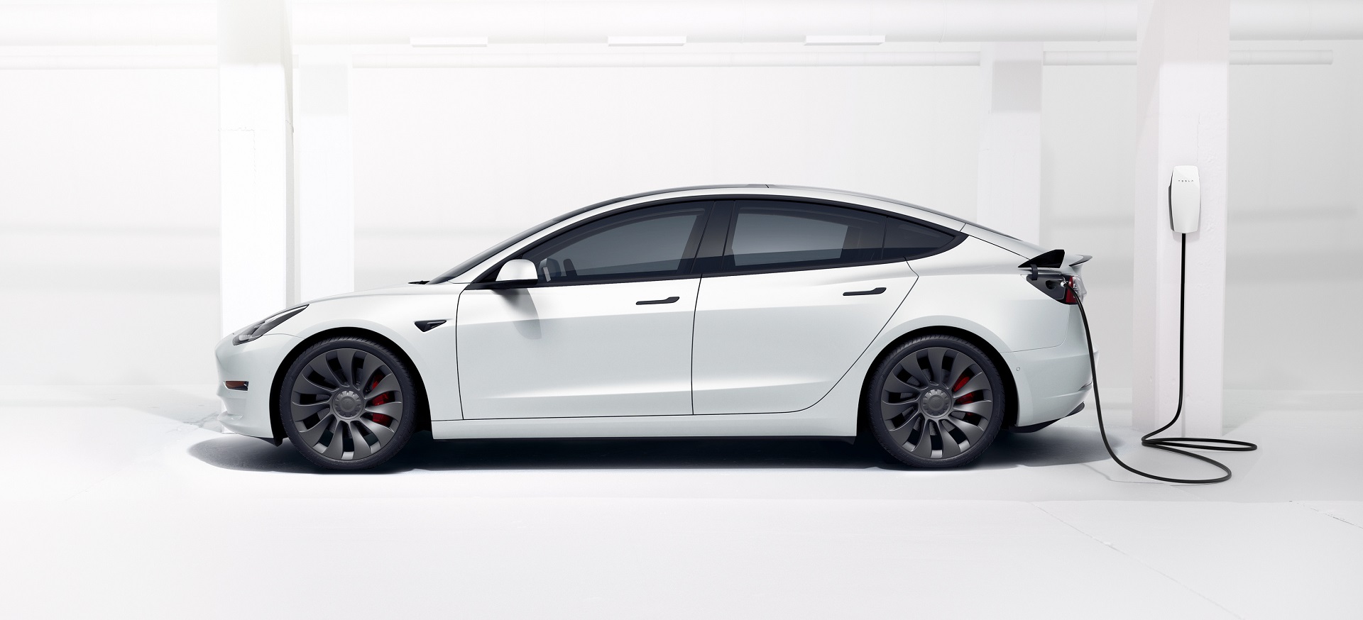 Tesla Model 3 - bok