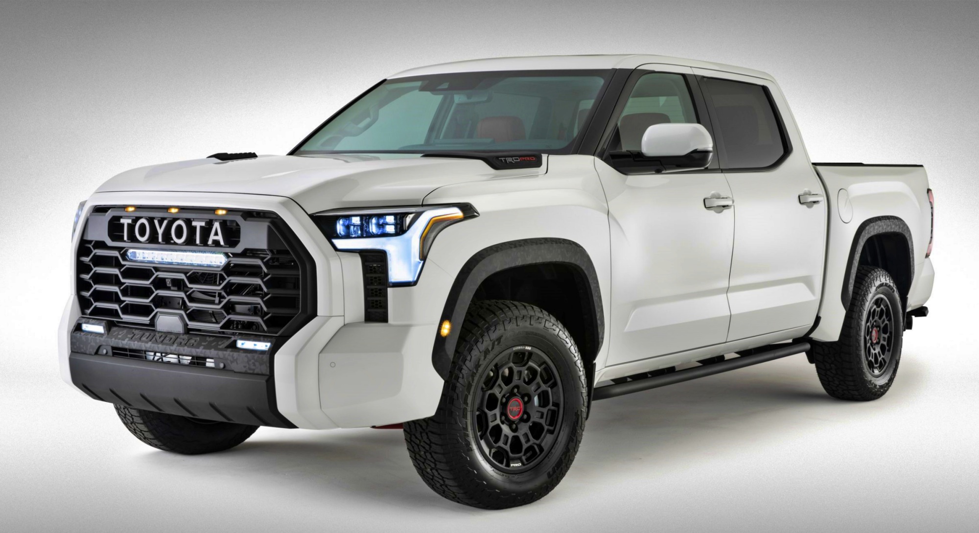 Toyota Tundra przód