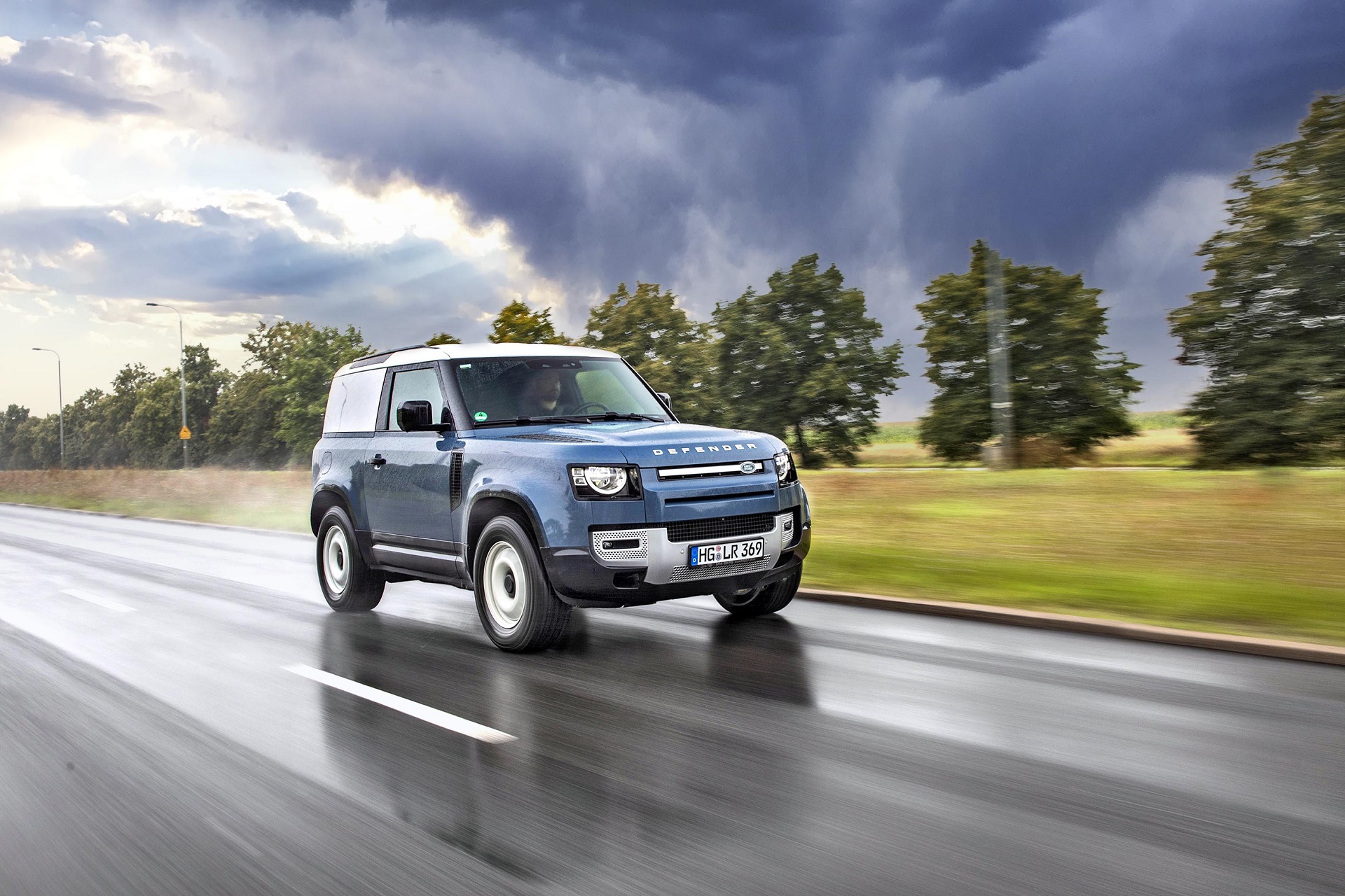 Land Rover Defender 90 D200 Hard Top - przód