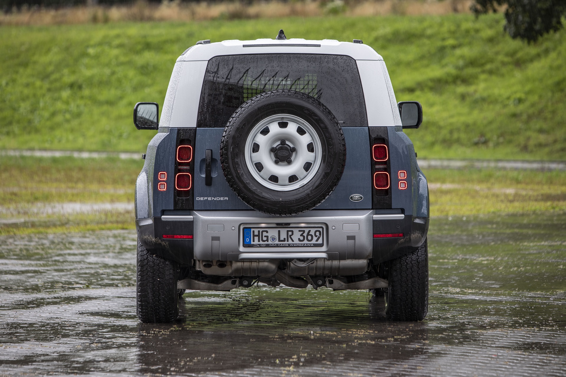 Land Rover Defender 90 D200 Hard Top - tył