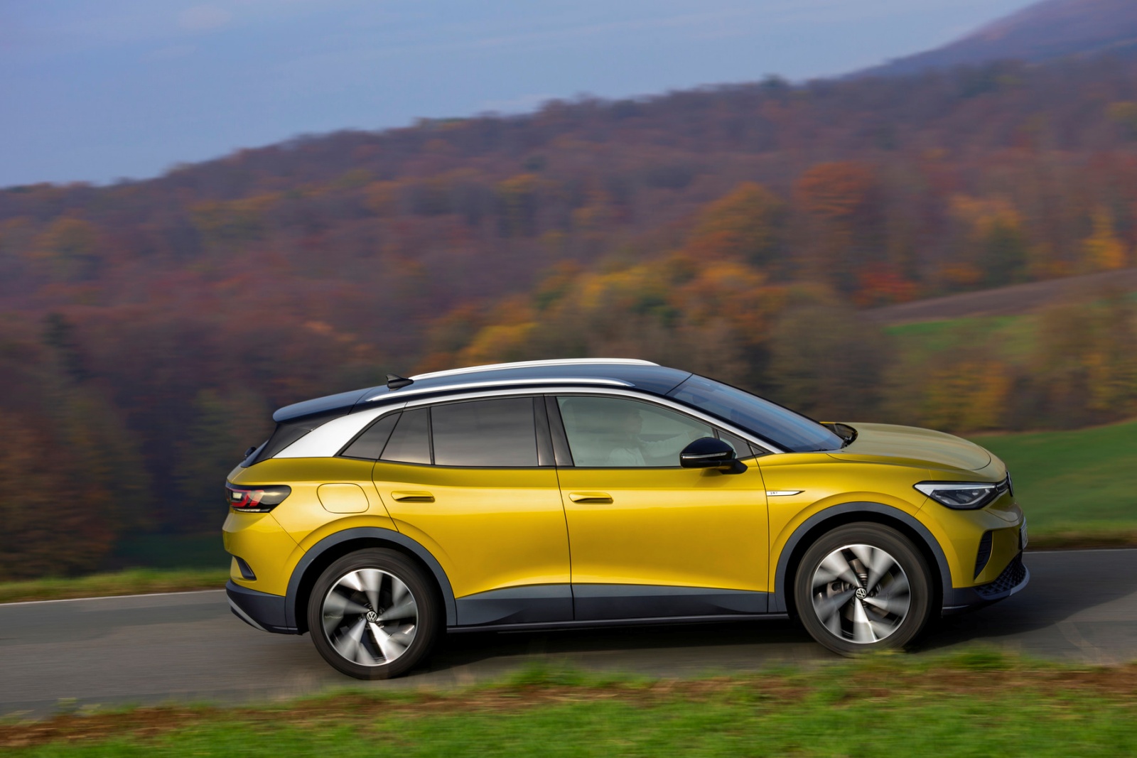 VW ID.4 - profil, bok
