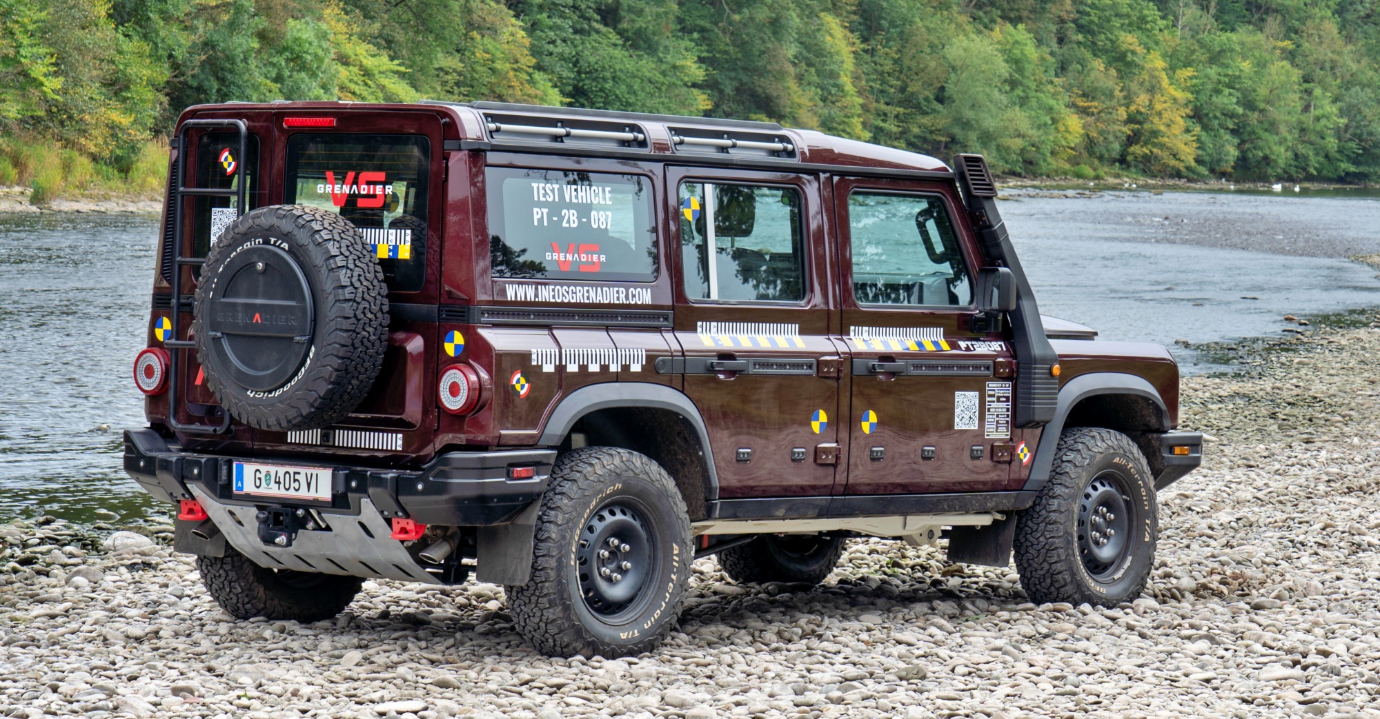 Ineos Grenadier tył