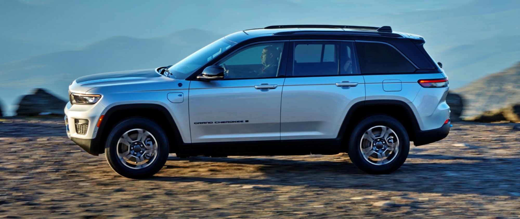 Jeep Grand Cherokee bok