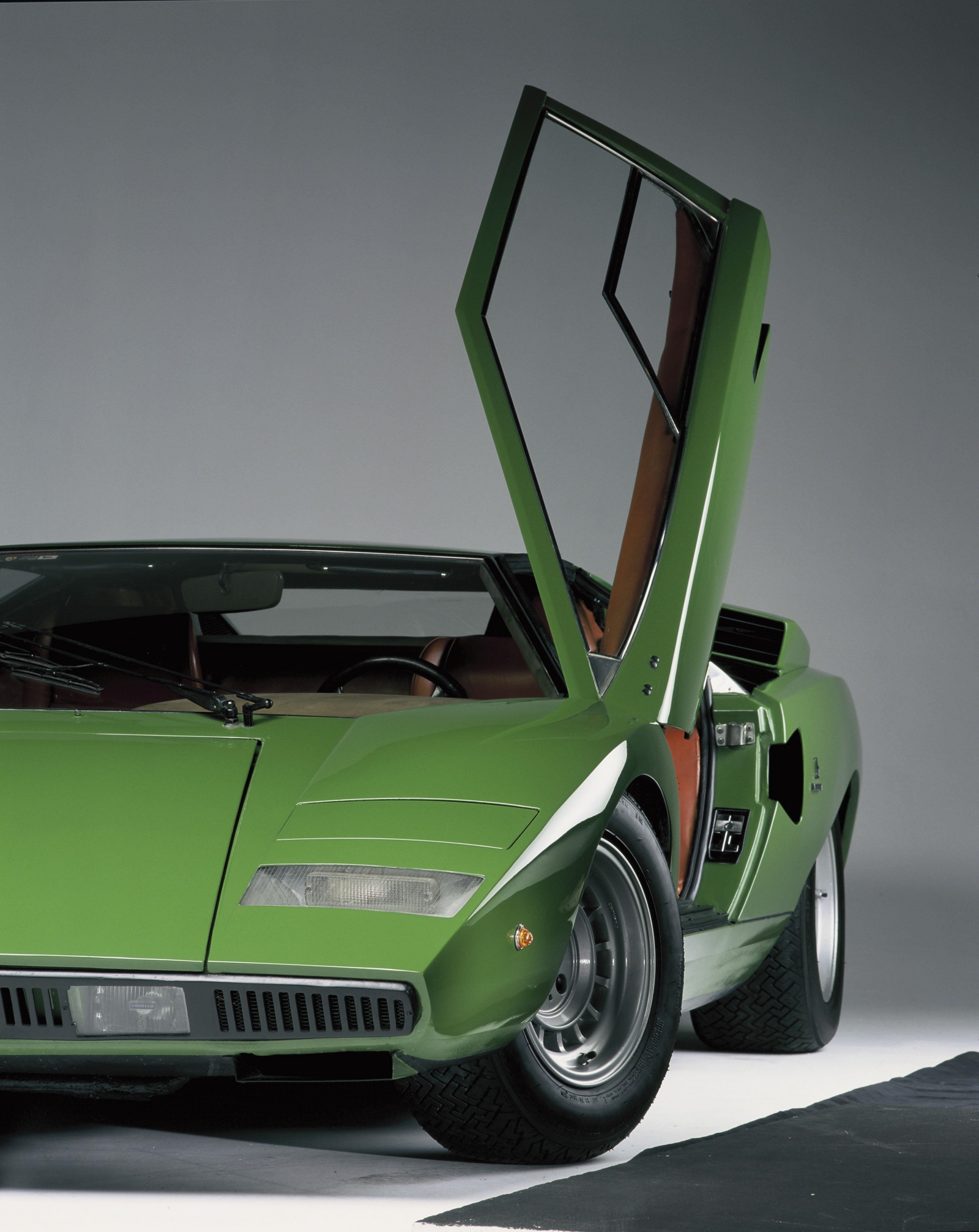 Lamborghini Countach LP 400 - przód, drzwi