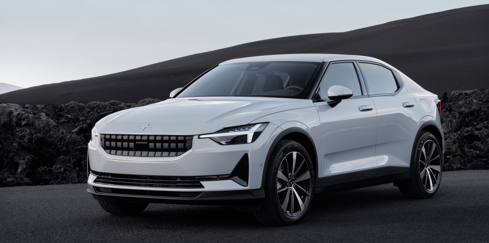 Polestar 2 - przód