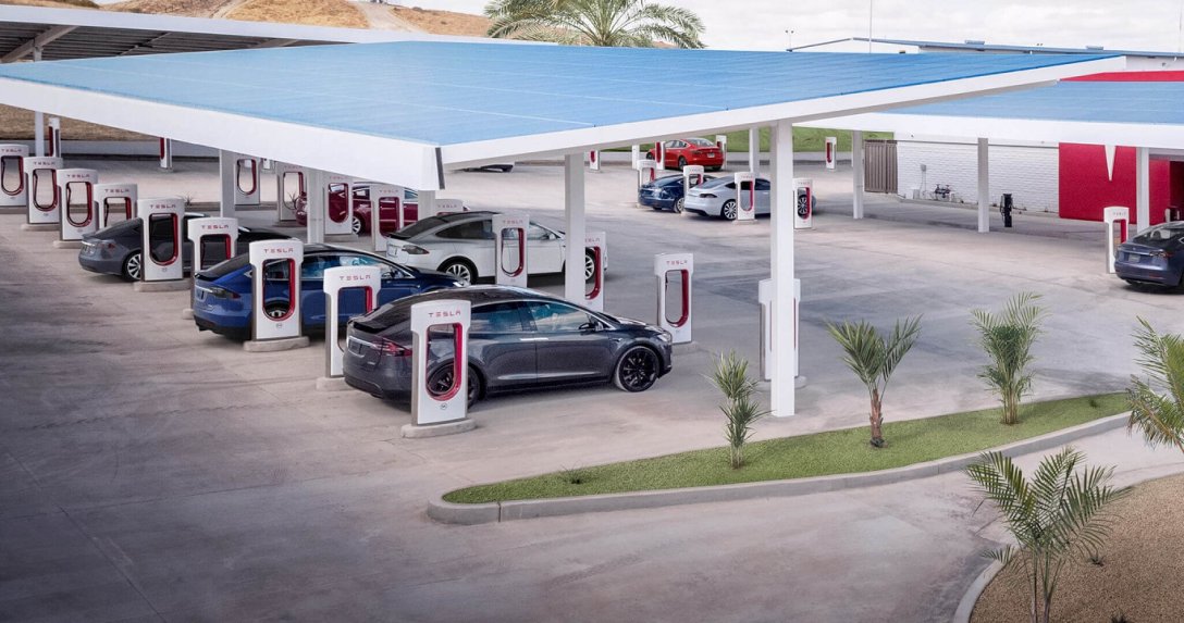 Tesla „wyolbrzymiała” zasięg swoich aut. Skończyło się wysoką karą