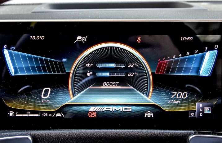 Mercedes-AMG GLB 35 4Matic - zegary