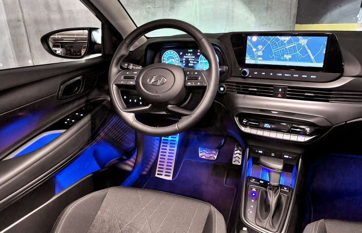 2021Hyundai Bayon 1.0 T-GDI 7DCT - deska rozdzielcza