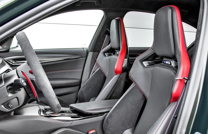 BMW M5 CS - fotele