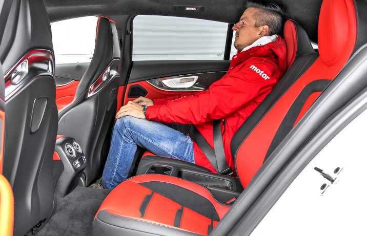 Mercedes-AMG GT 4d S 63 4Matic+ - kanapa
