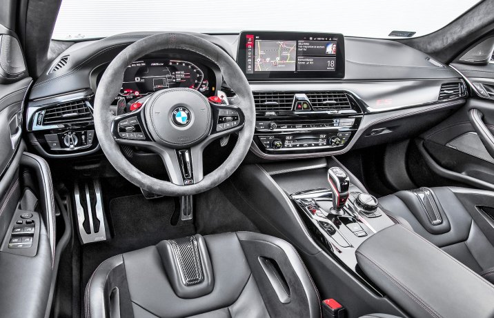 BMW M5 CS - deska rozdzielcza