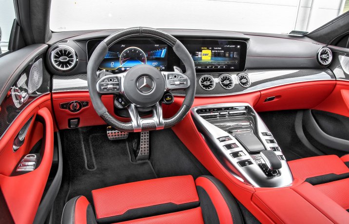 Mercedes-AMG GT 4d S 63 4Matic+ - deska rozdzielcza