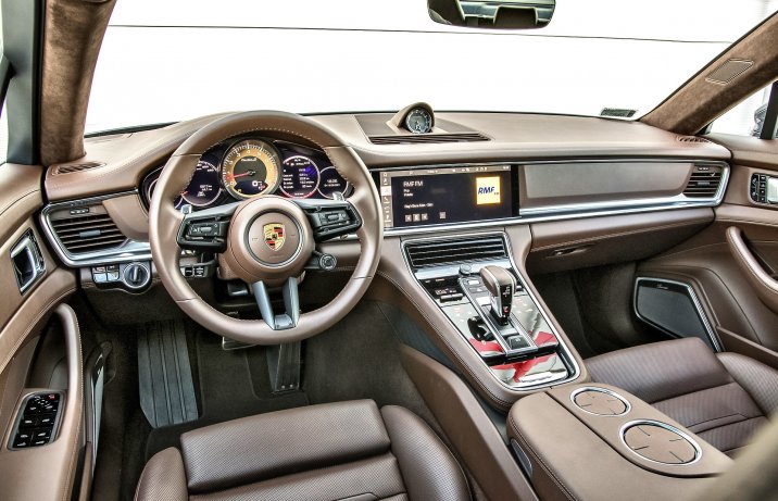 Porsche Panamera Turbo S - deska rozdzielcza