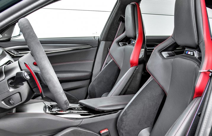 BMW M5 CS - fotele