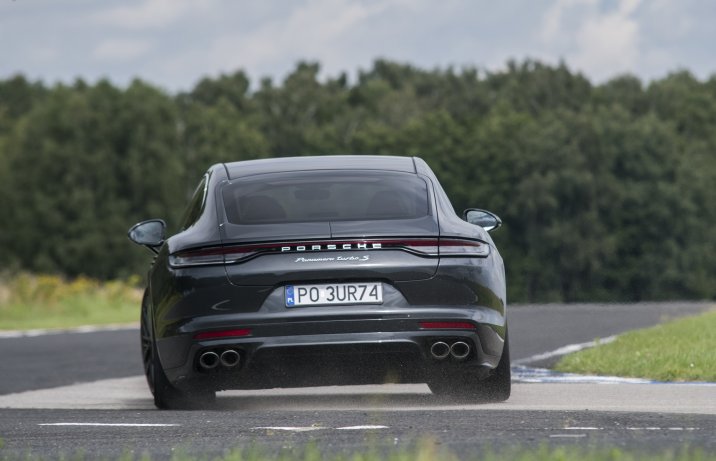 Porsche Panamera Turbo S - tył