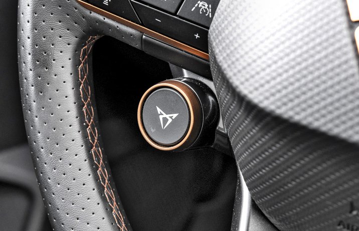 2021 Cupra Leon 2.0 TSI - przełącznik trybów