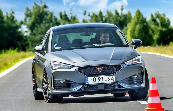 2021 Cupra Leon 2.0 TSI - slalom