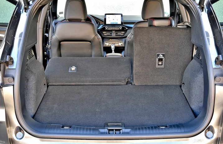 2020 Ford Kuga - bagażnik