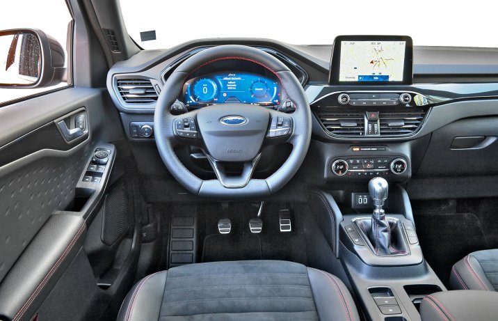 2020 Ford Kuga - deska rodzielcza