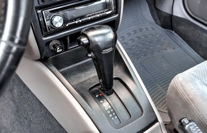 Subaru Forester I 2.0 S-Turbo – drążek automatycznej skrzyni biegów