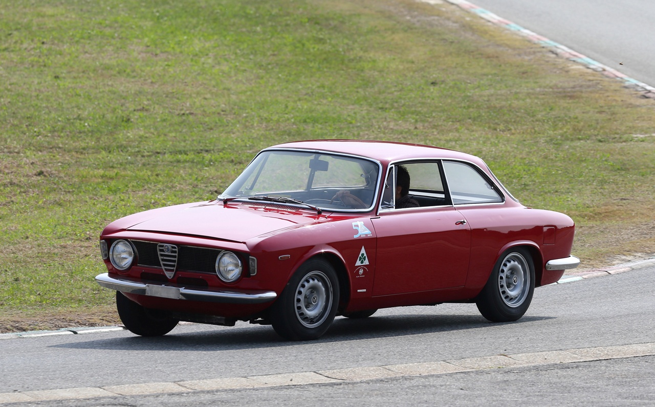 Alfa Romeo Giulia GTA 1965 r. - przód