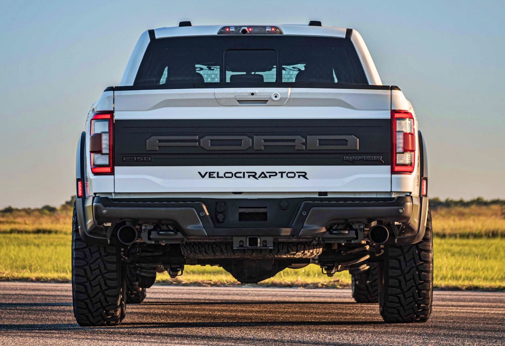 Hennessey Velociraptor tył