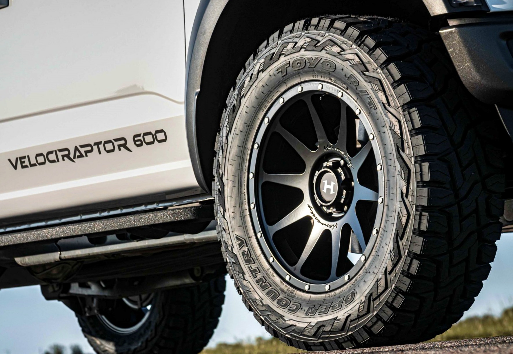 Hennessey Velociraptor koło