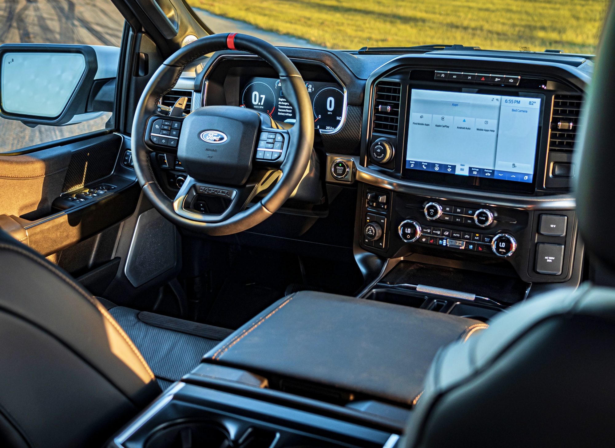 Hennessey Velociraptor wnętrze