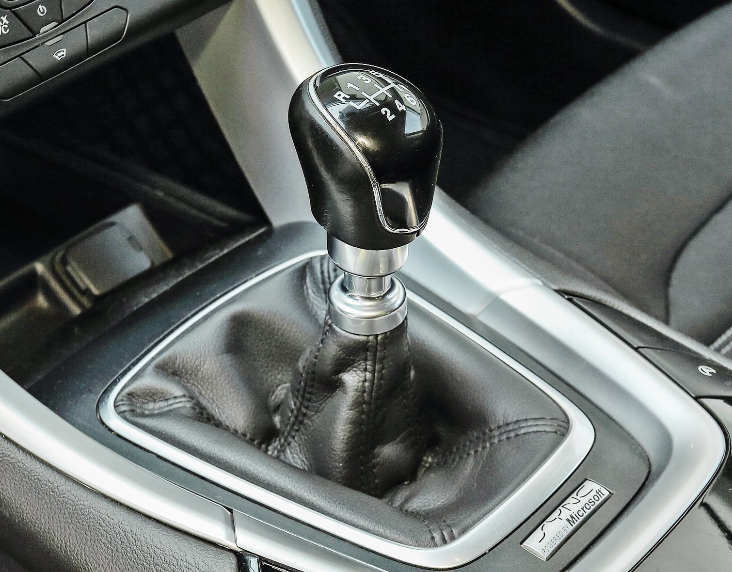 Ford Mondeo Mk5 2.0 TDCi drążek zmiany biegów