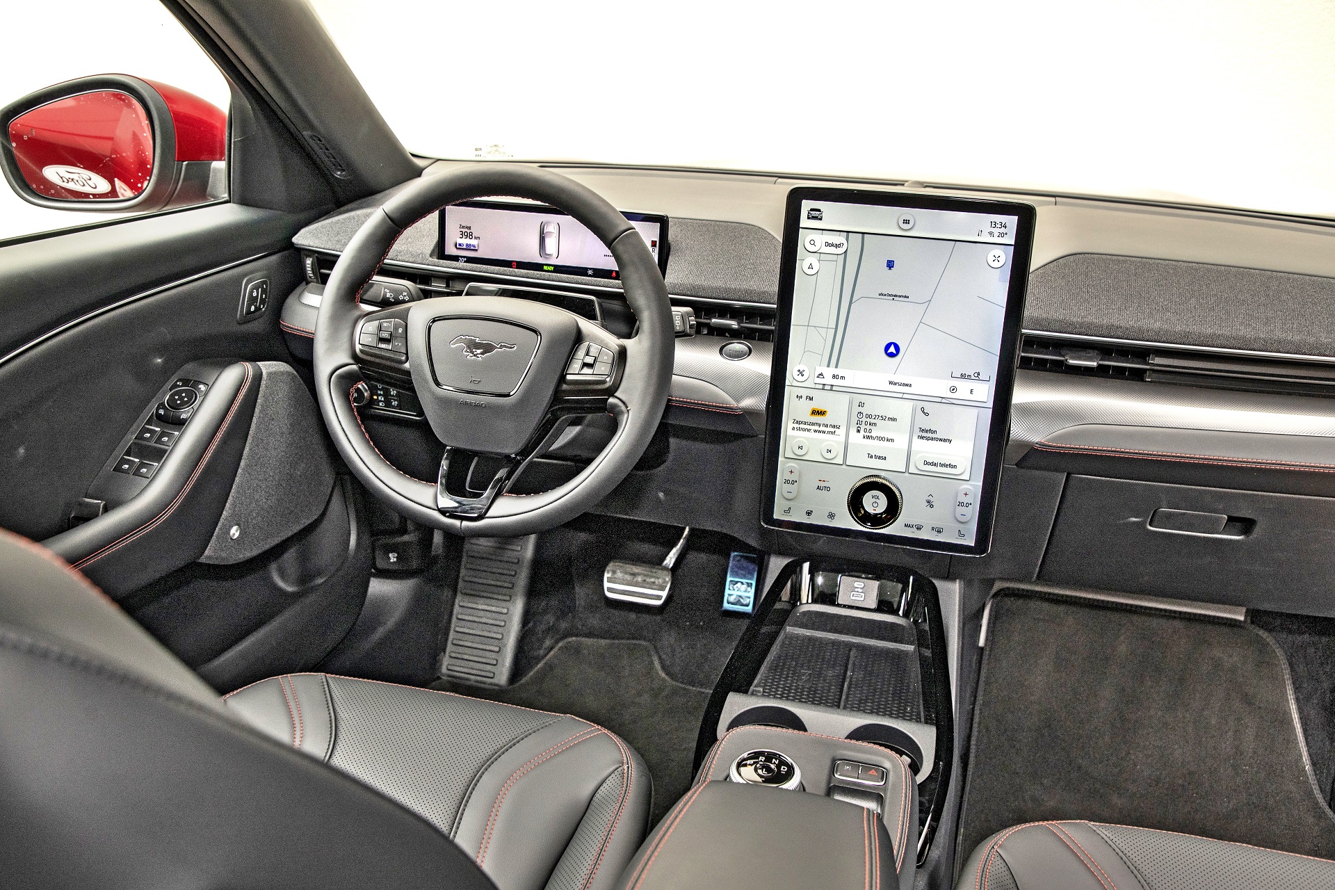 Ford Mustang Mach-E - kokpit