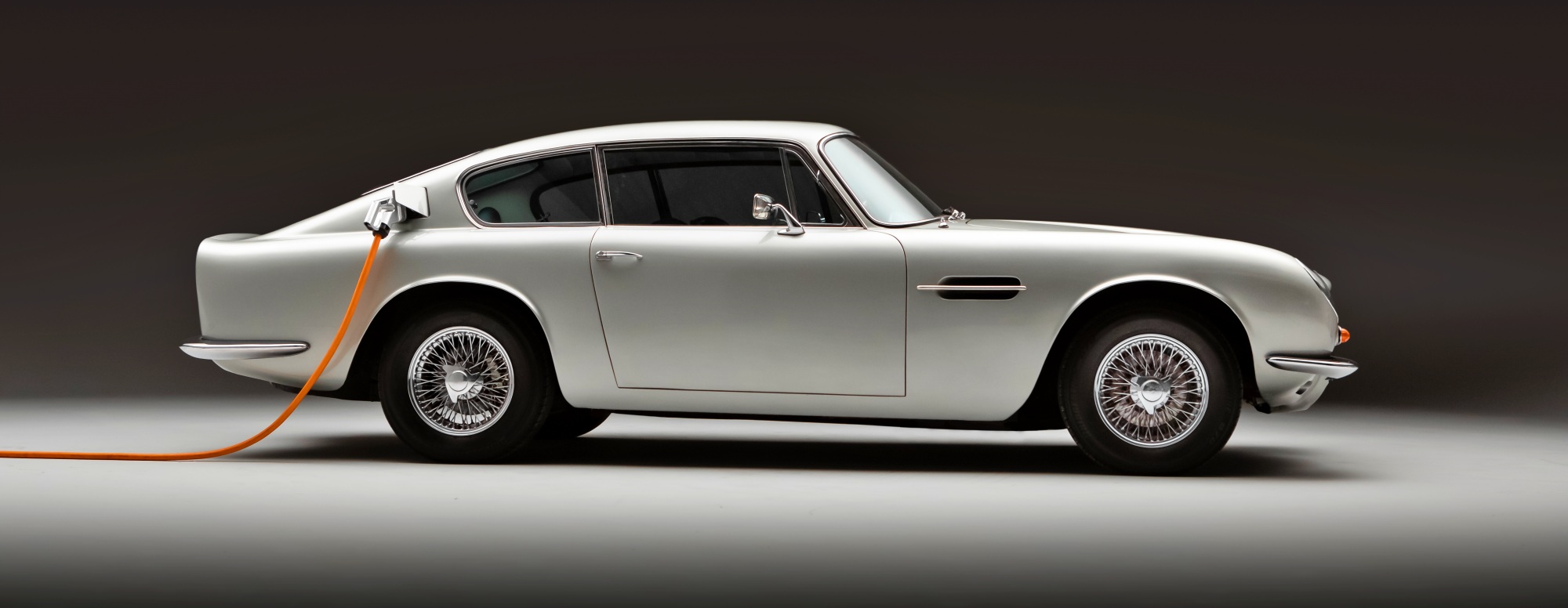 Aston Martin DB6 Lunaz