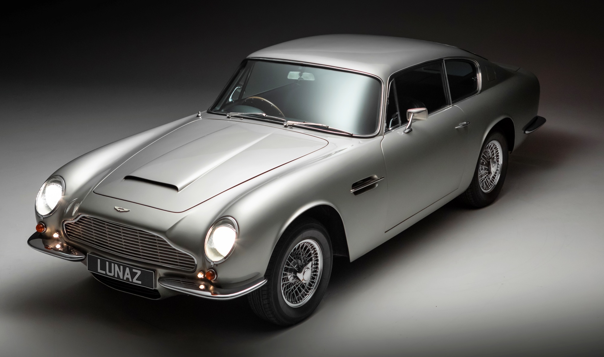 Aston Martin DB6 Lunaz