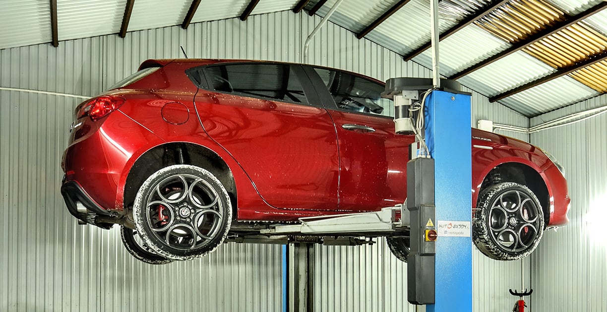 Alfa Romeo Giulietta Veloce na podnośniku