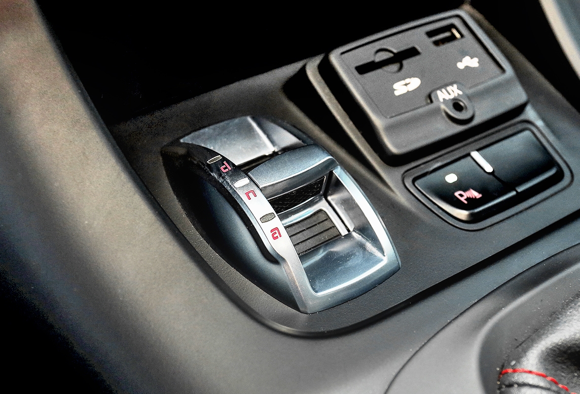 Alfa Romeo Giulietta Veloce sterowanie systemem dna