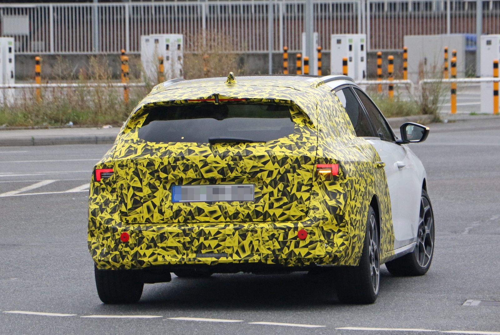 Opel Astra Sports Tourer - tył