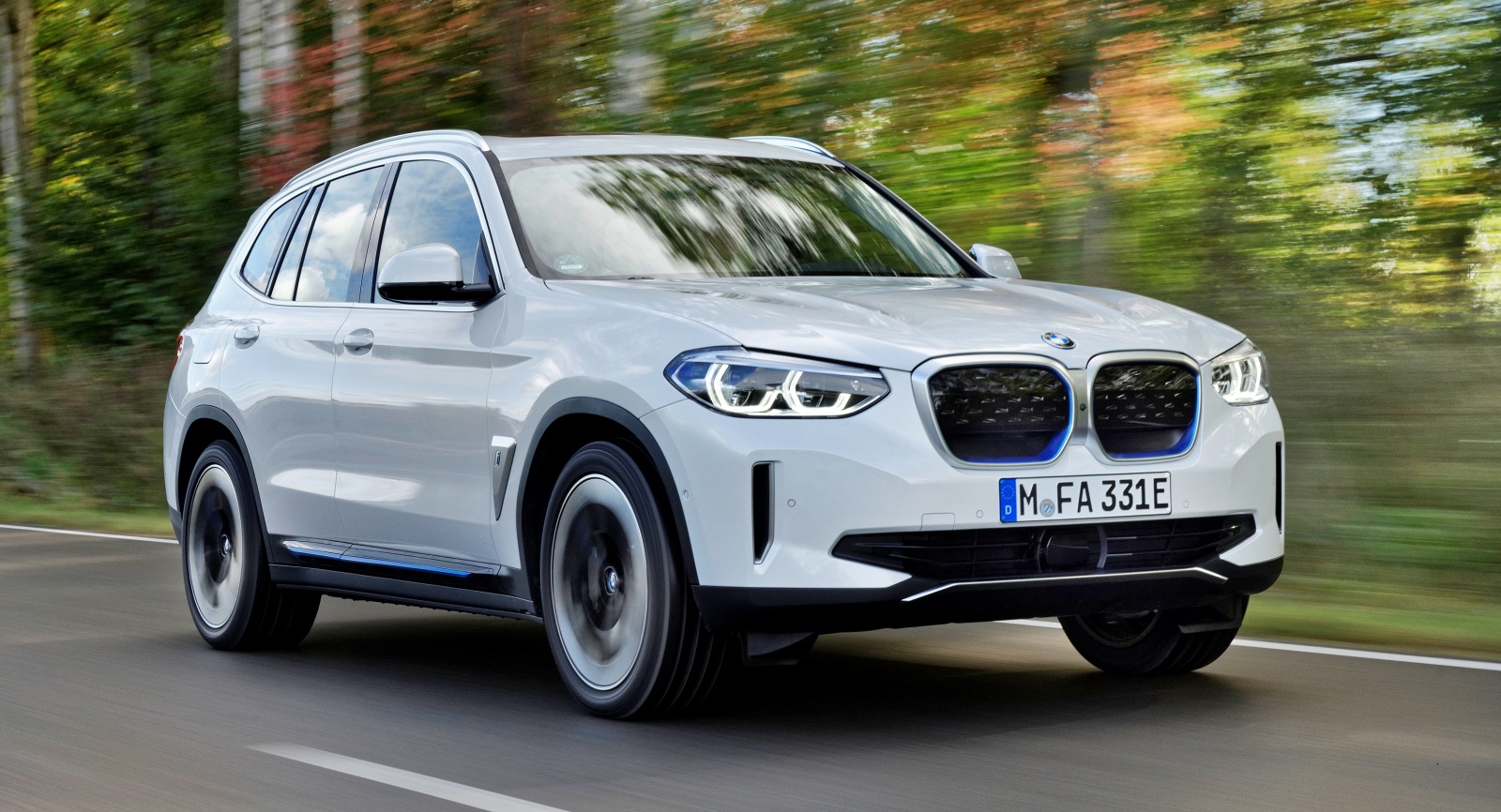BMW iX3 przód