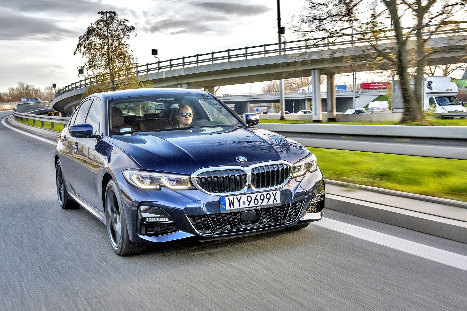 BMW 330e Limuzyna - przód