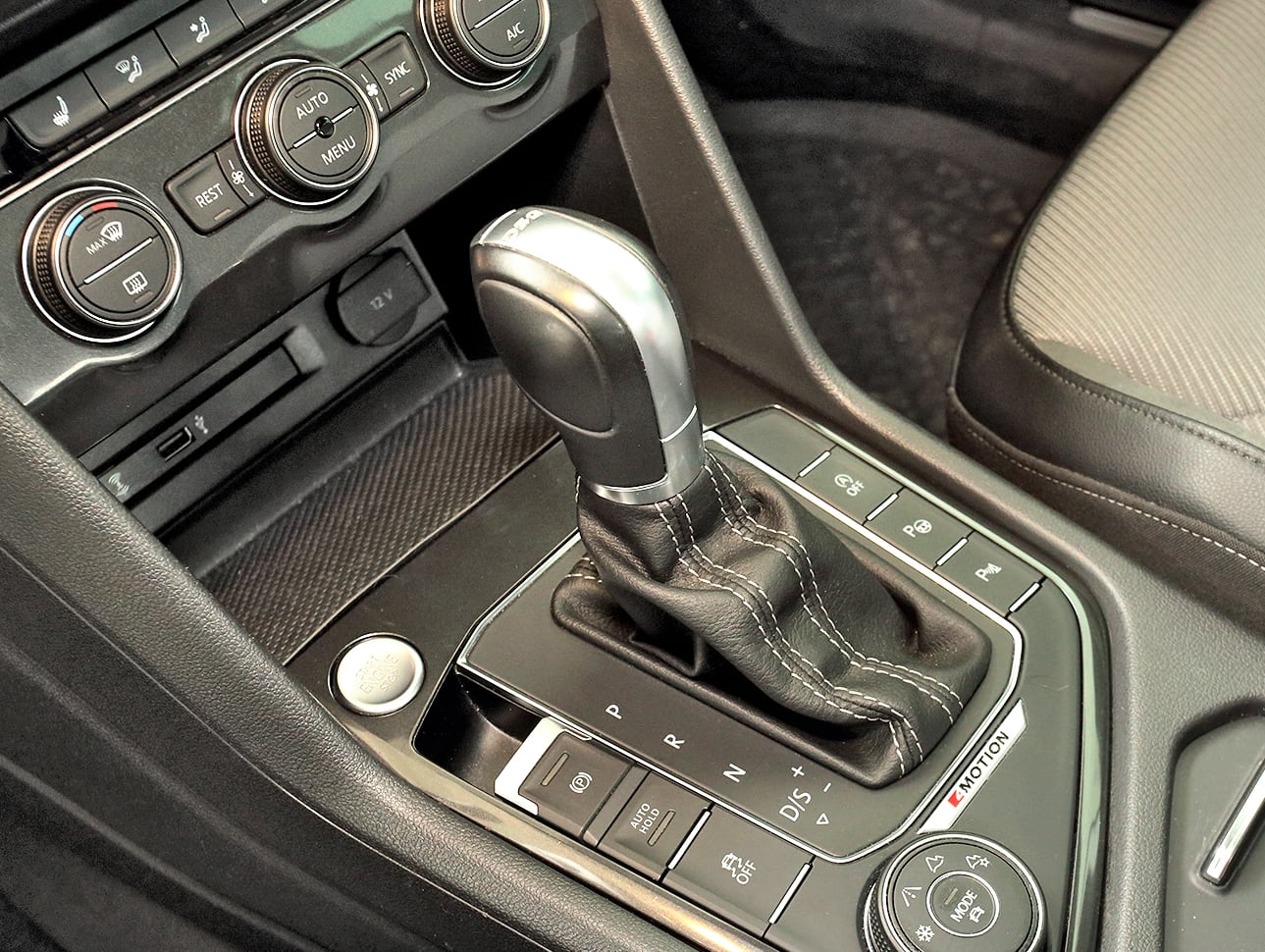 Volkswagen Tiguan II 2.0 TDI 4Motion drążek skrzyni biegów DSG