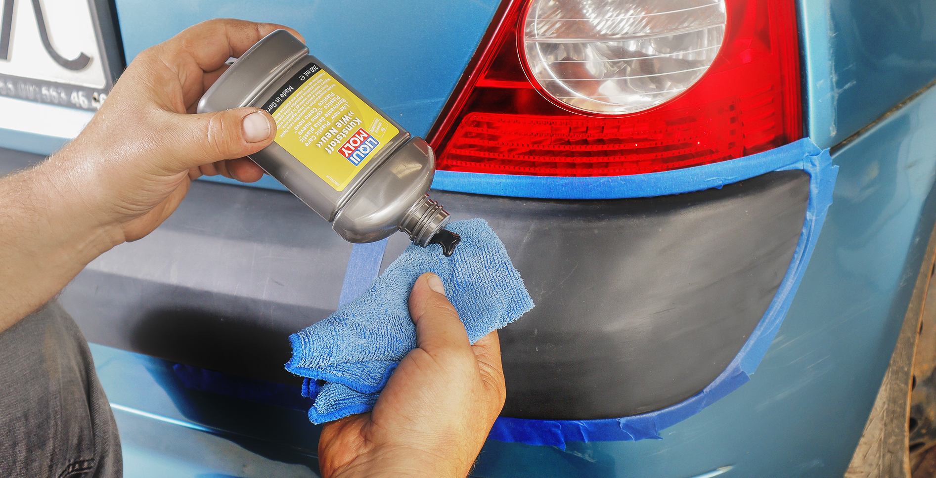 aplikacja preparatu do renowacji zderzaka